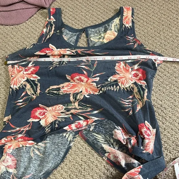 Roxy | Floral Tank - Picture 5 of 6